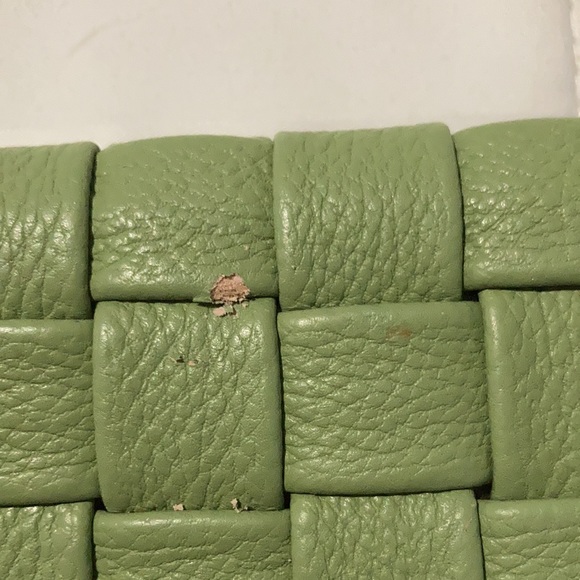 VGUC green clutch - Picture 3 of 5